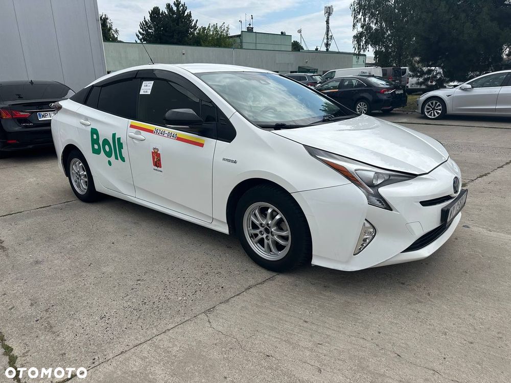 Toyota Prius (Hybrid) Executive - 2