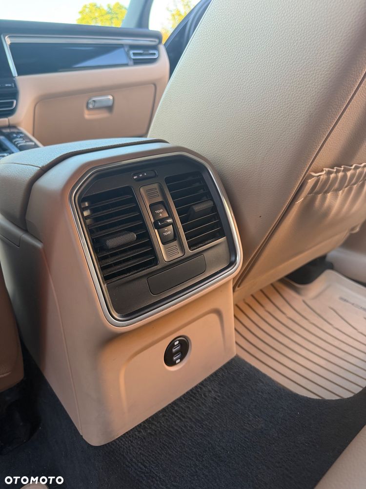 Porsche Macan - 11