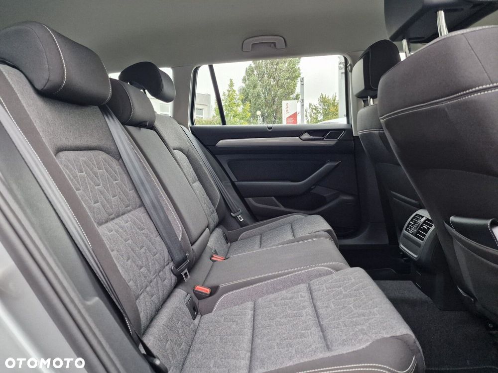 Volkswagen Passat Variant 2.0 TDI Business DSG - 16