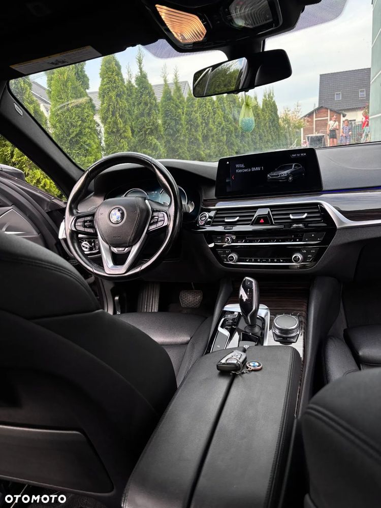 BMW Seria 5 530i xDrive Sport Line - 1