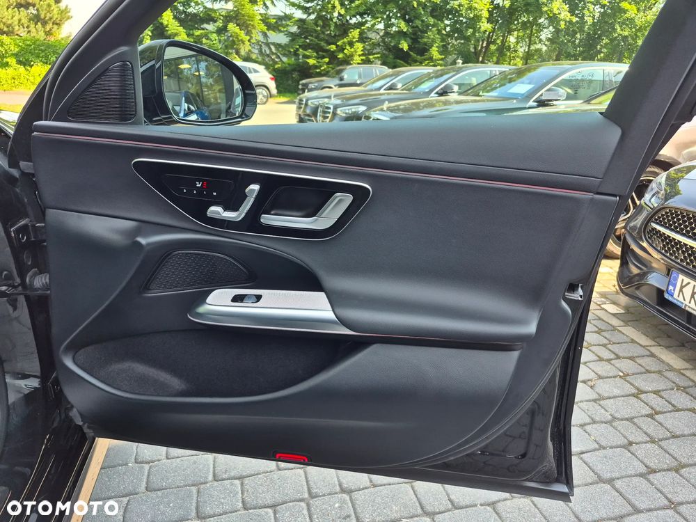 Mercedes-Benz Klasa E 200 4Matic 9G-TRONIC - 22