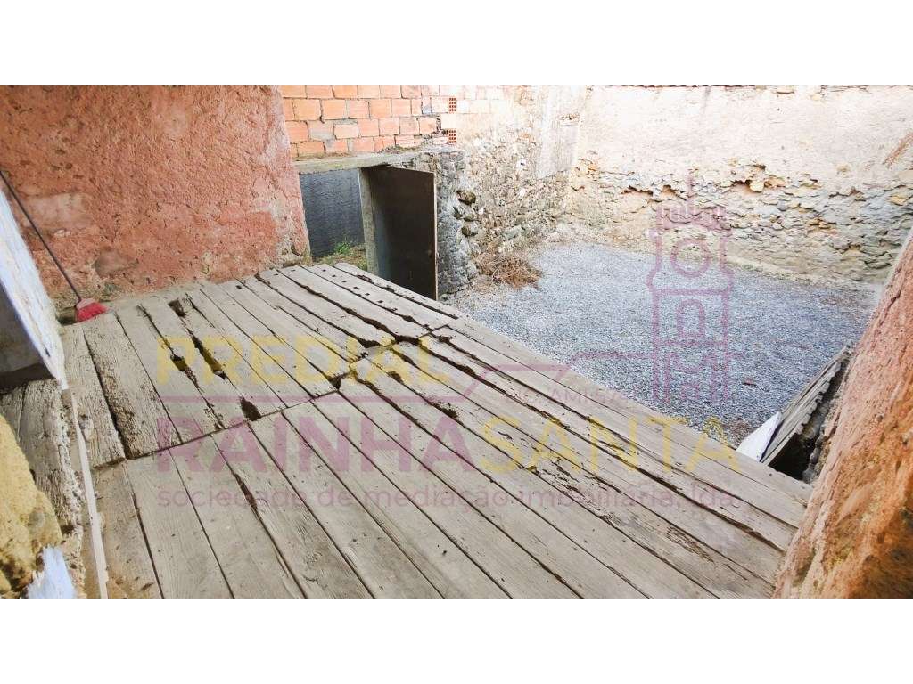 Moradia para remodelar- Carvalho-Ceira-Coimbra - Grande imagem: 5/11