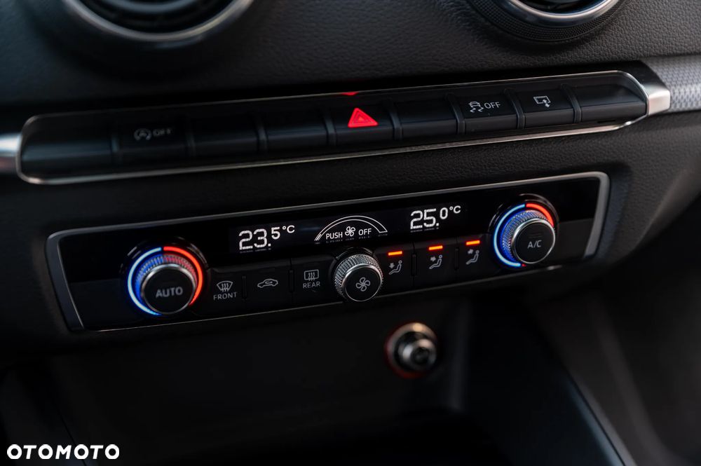 Audi A3 Sportback 1.4 TFSI Ambiente - 28