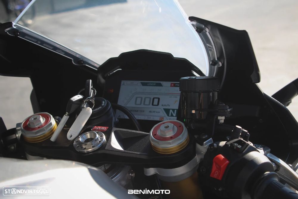 Aprilia RSV 4 - 12