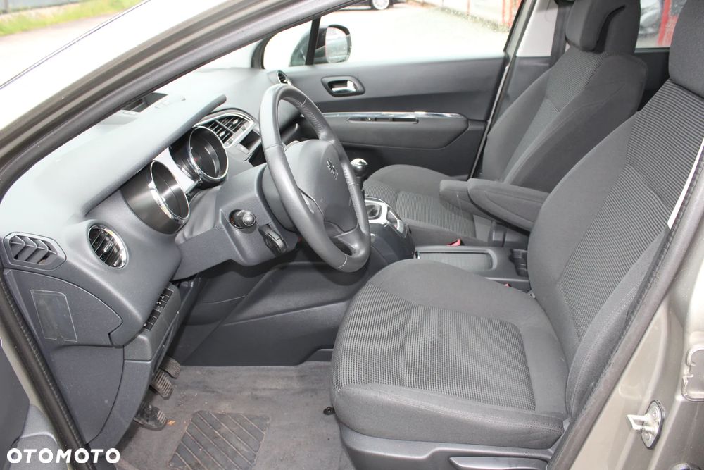 Peugeot 5008 120 VTi Premium - 19