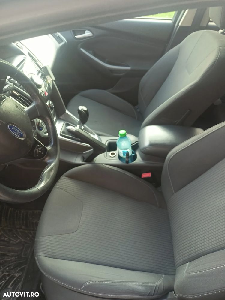 Ford Focus - 8