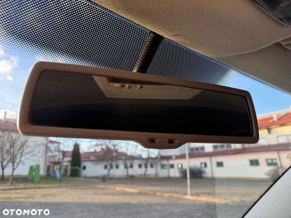 Volkswagen TRANSPORTER T5 - 22