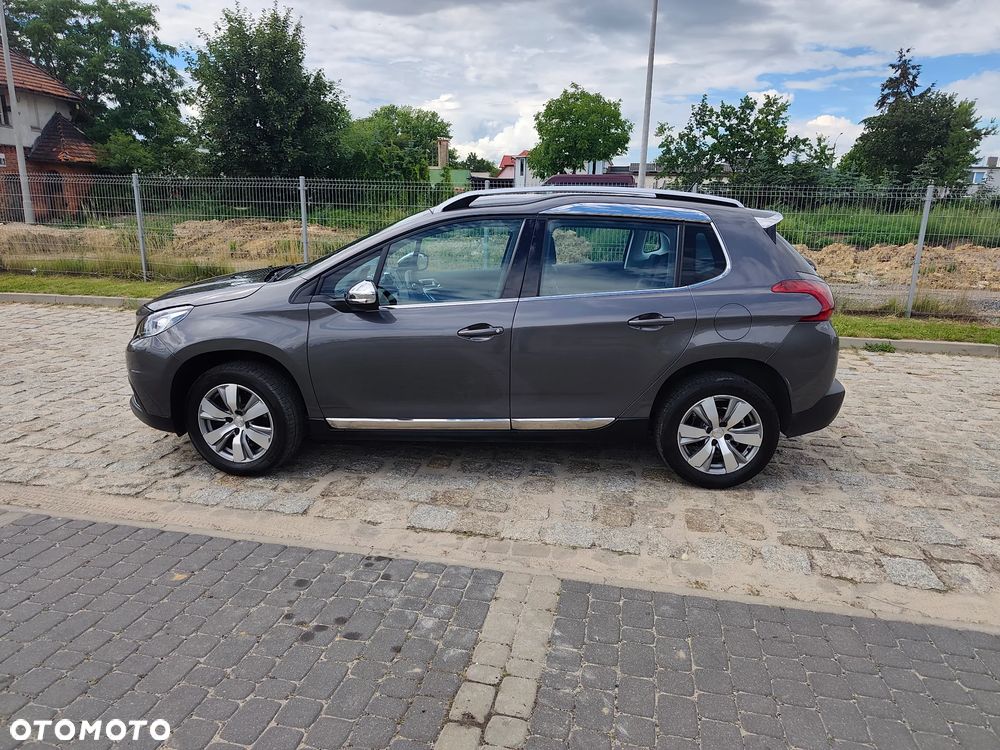 Peugeot 2008 1.2 Pure Tech Allure S&S - 8