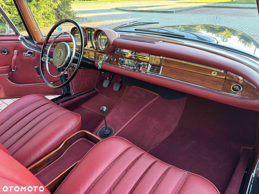 Mercedes-Benz W111 - 15