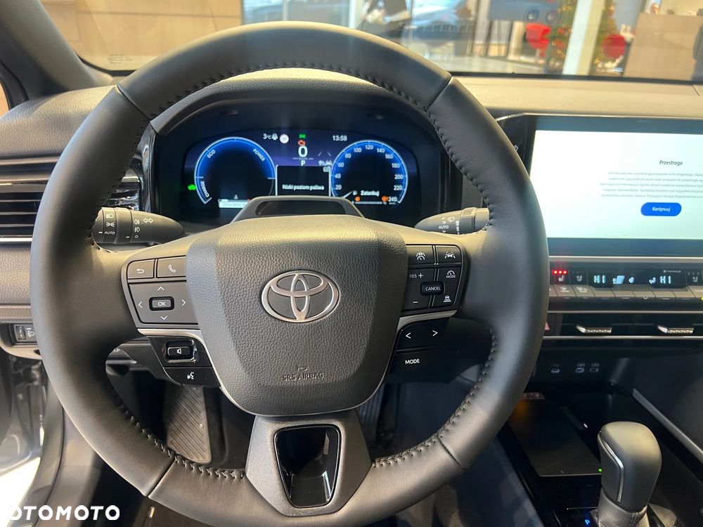 Toyota Camry - 5