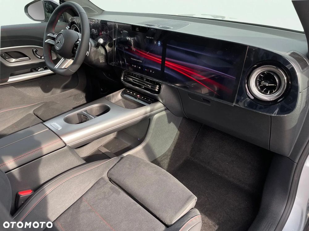 Mercedes-Benz GLB - 18