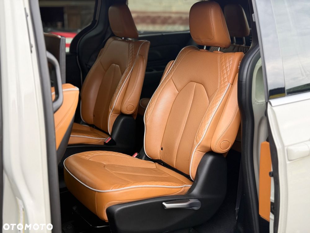 Chrysler Pacifica - 27