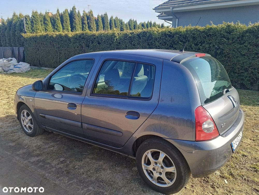 Renault Clio - 11