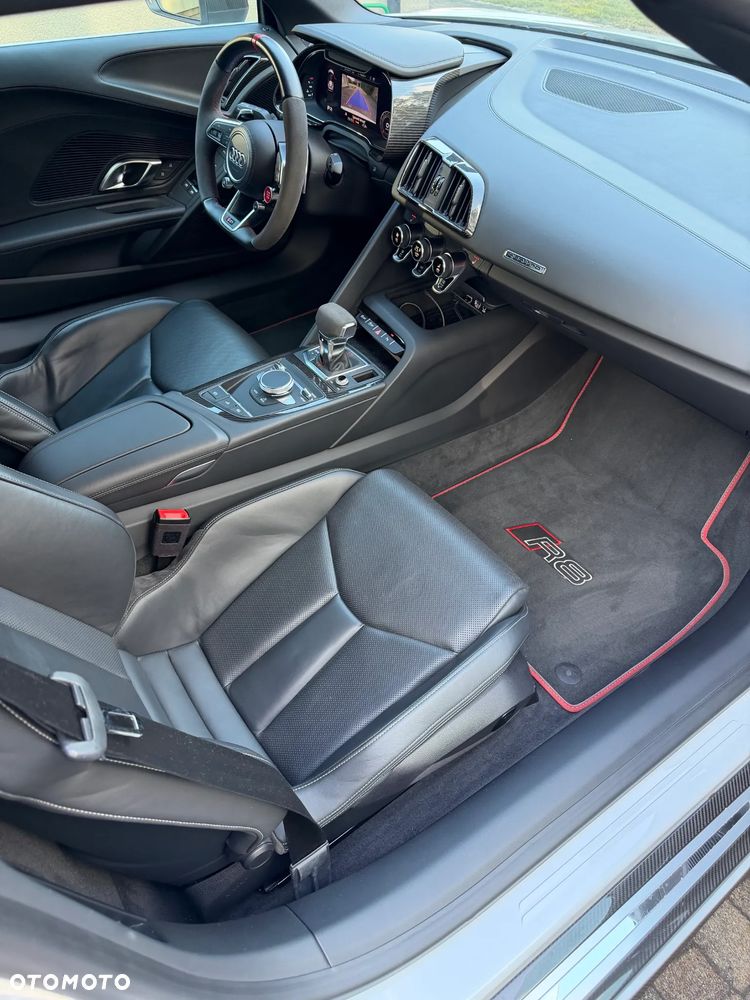 Audi R8 Spyder V10 Quattro Performance - 11