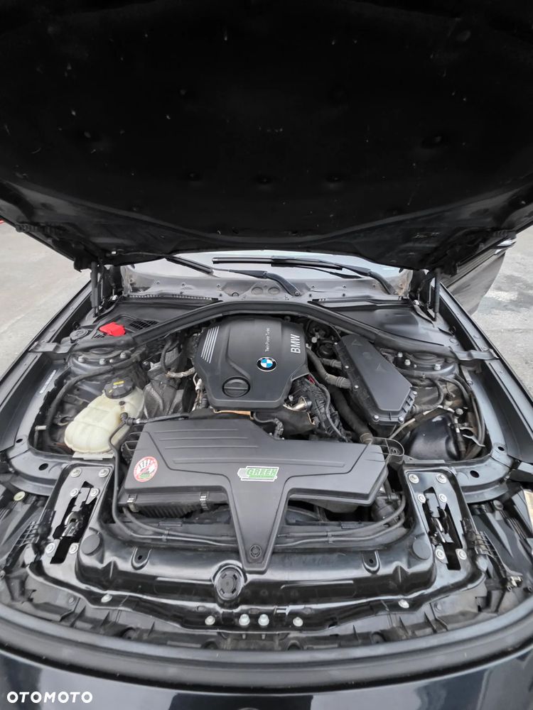 BMW Seria 3 320i GPF xDrive Sport Line Shadow - 26