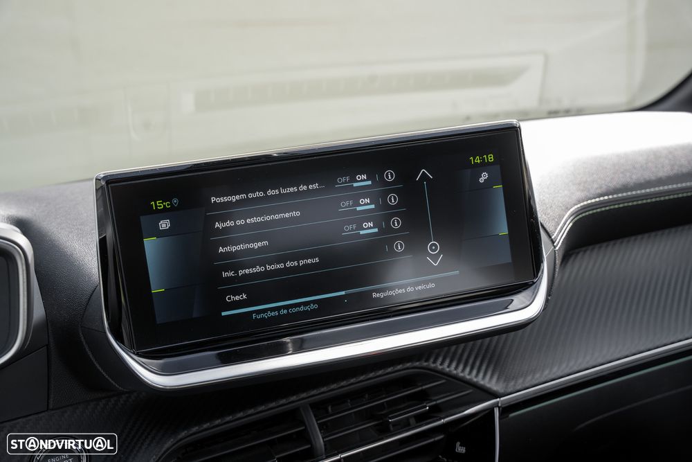 Peugeot e-208 GT - 18