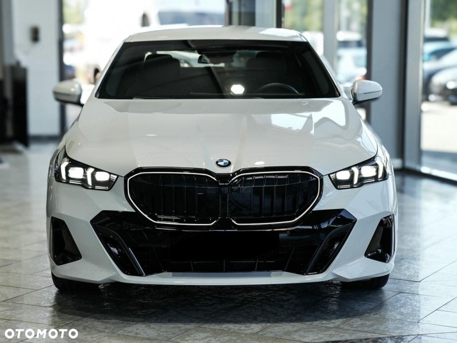 BMW Seria 5 520d xDrive mHEV M Sport - 6