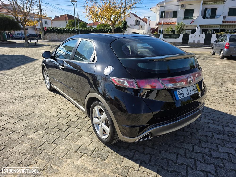 Honda Civic 1.4 i-VTEC Comfort - 26