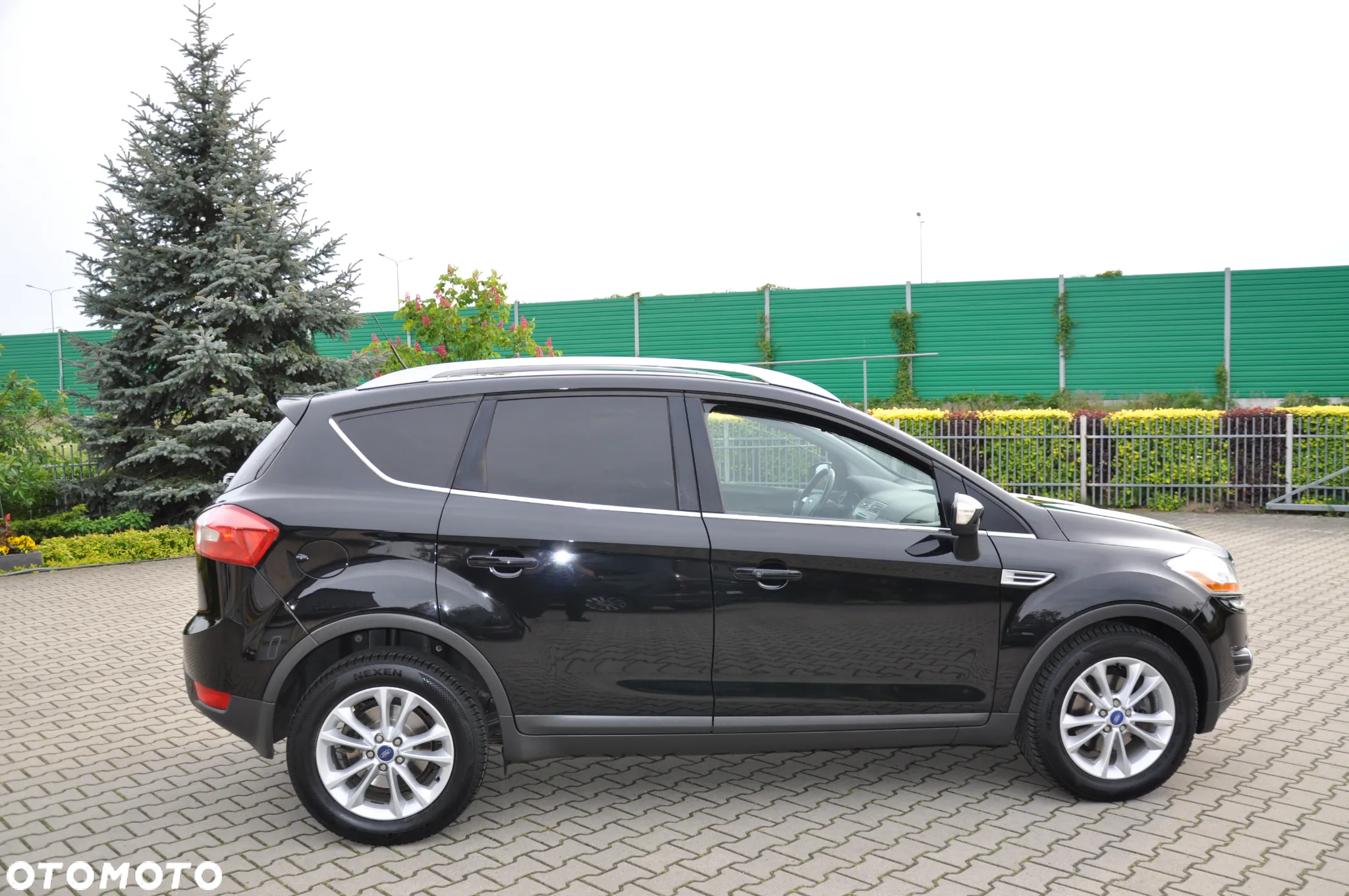 Ford Kuga 2.0 TDCi 2x4 Titanium - 8