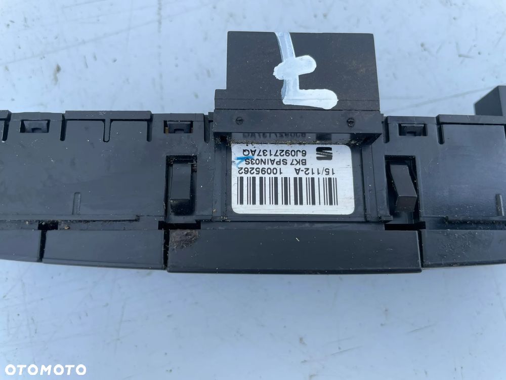 Panel przełączników  Seat Ibiza IV 6J0927137AQ - 2