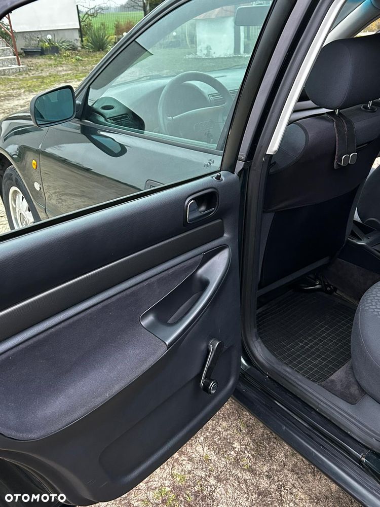 Audi A4 Limousine - 13