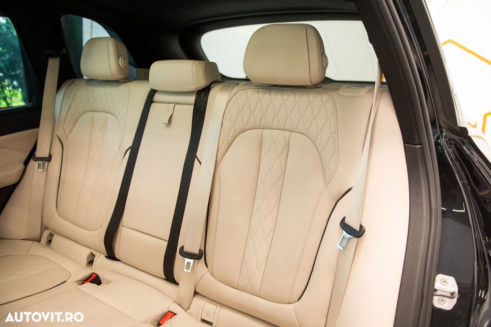 BMW X5 xDrive30d - 33