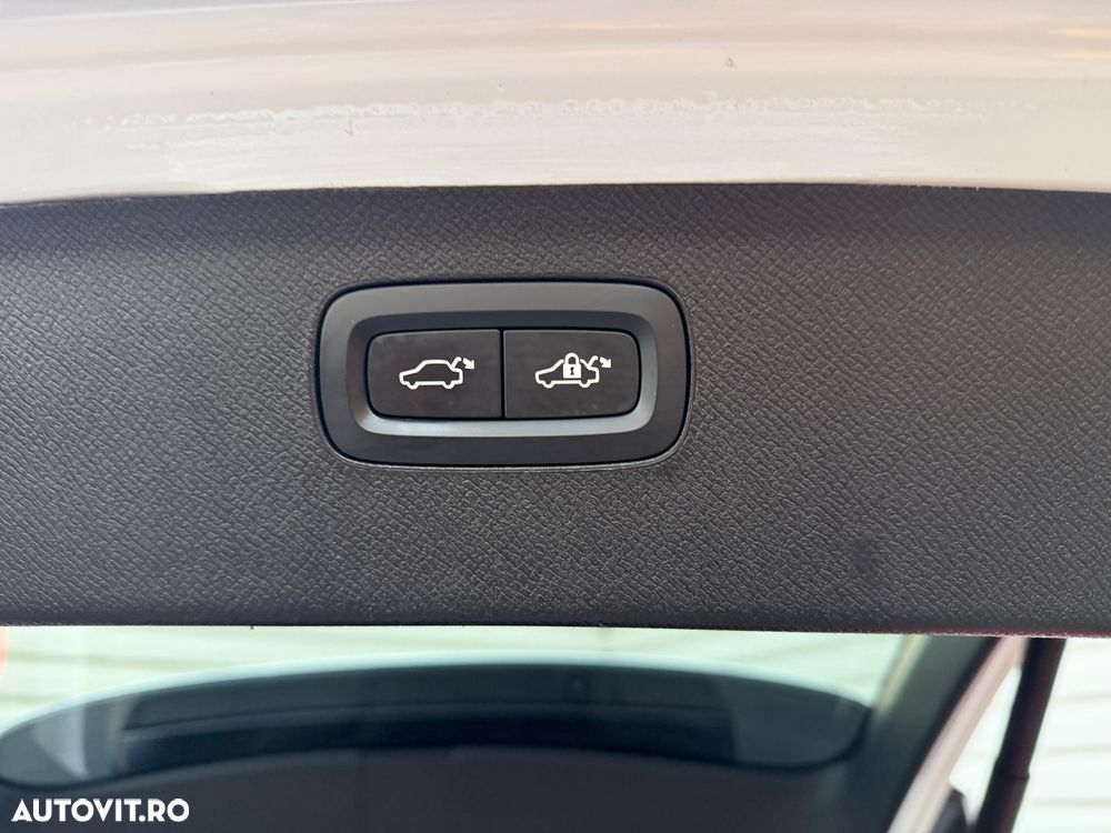 Volvo XC 90 B5 D AWD Geartronic Momentum Pro - 19