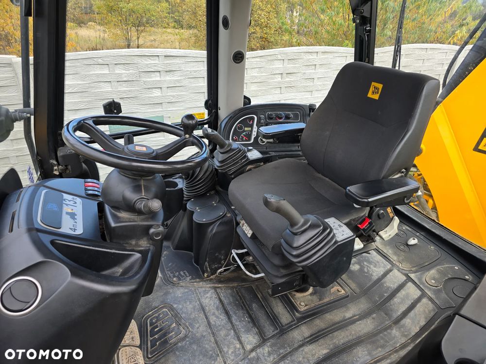 JCB - 3