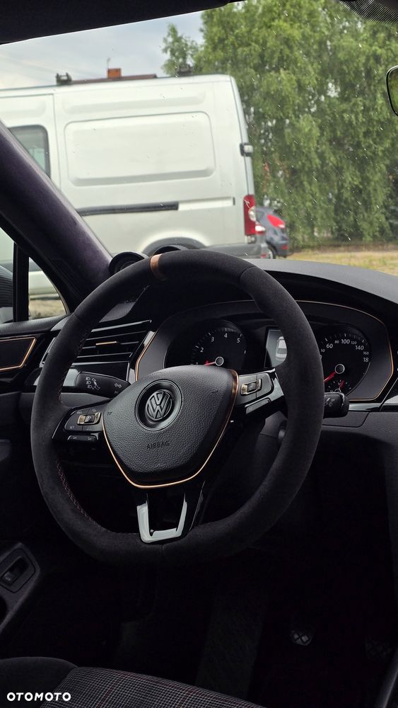 Volkswagen Passat - 6