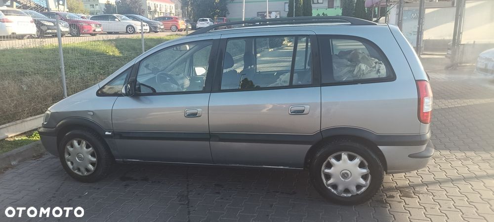 Opel Zafira - 2