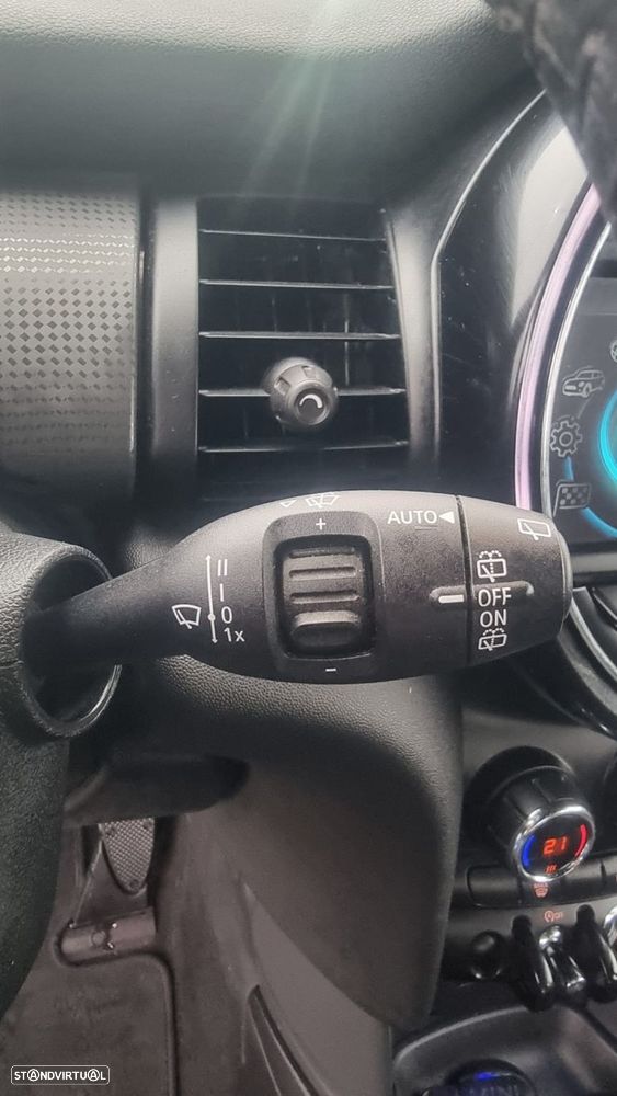 MINI 5 Portas Cooper D Auto - 24