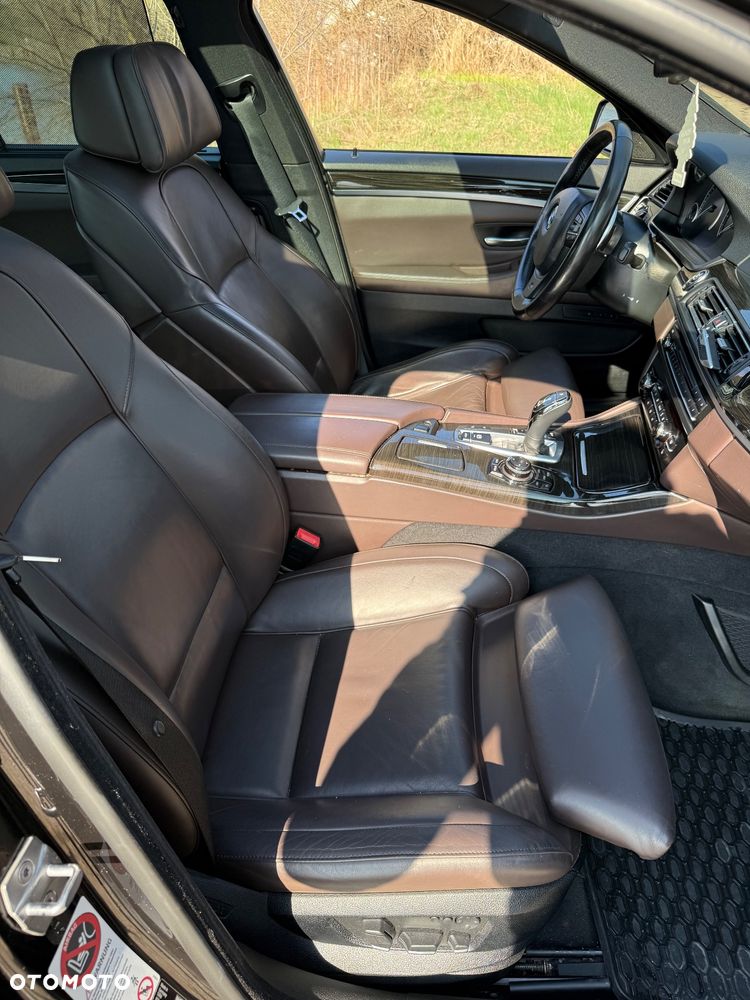BMW Seria 5 530d xDrive - 15