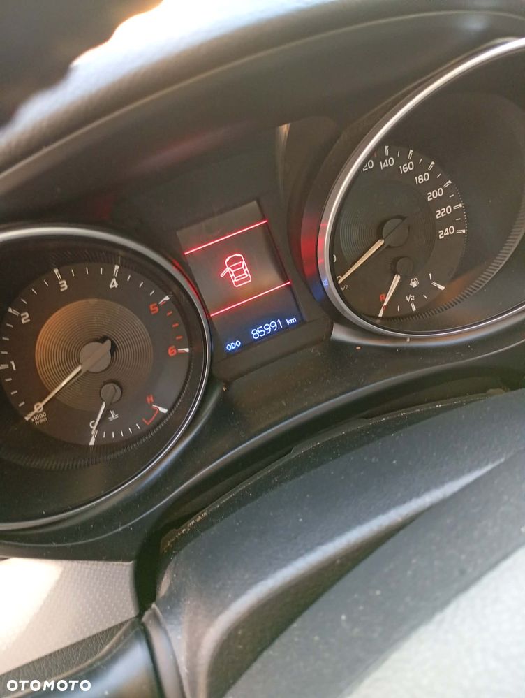 Toyota Avensis - 4