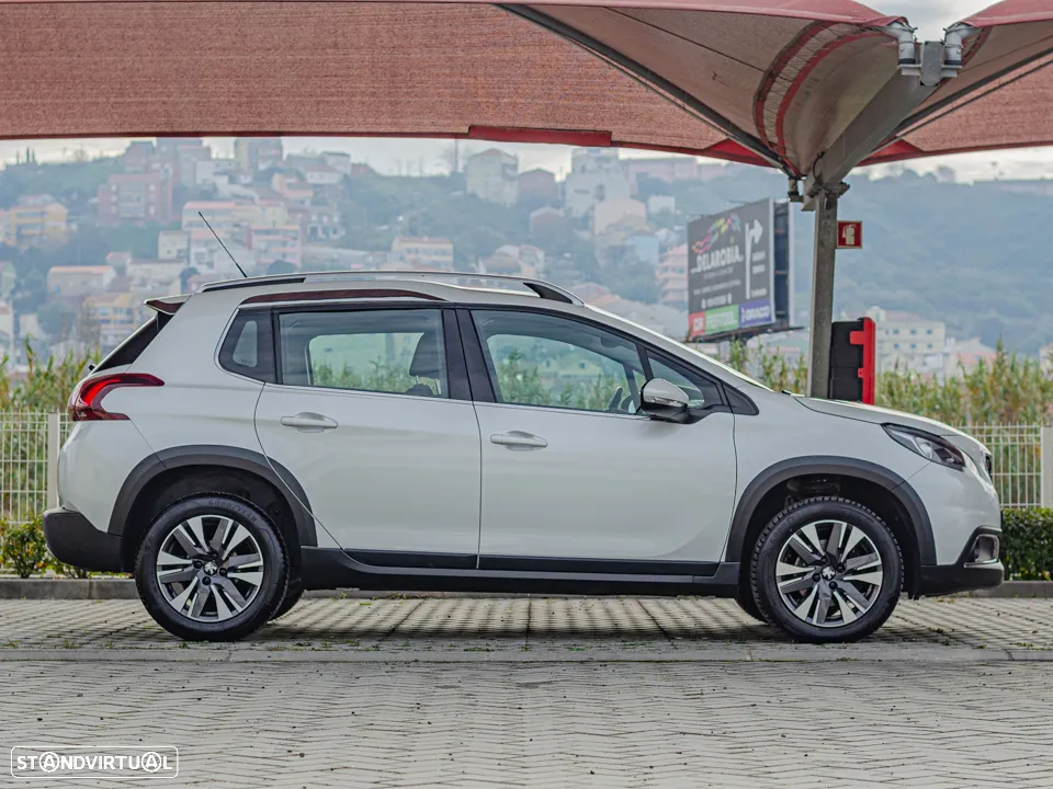 Peugeot 2008 1.2 PureTech Allure EAT6 - 6