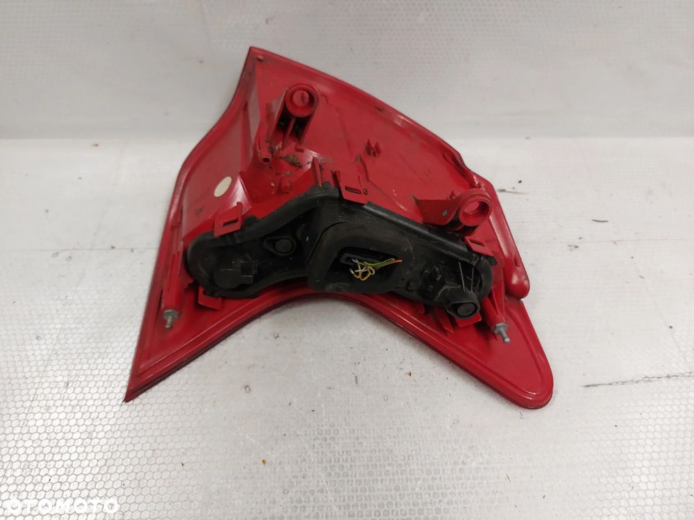 .  LAMPA TYL TYLNA LEWA PEUGEOT 3008 - 3