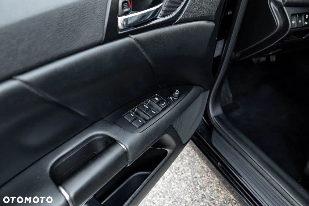 Suzuki Kizashi 2.4 4x4 CVT Sport - 25