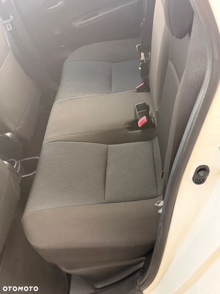 Toyota Yaris - 15