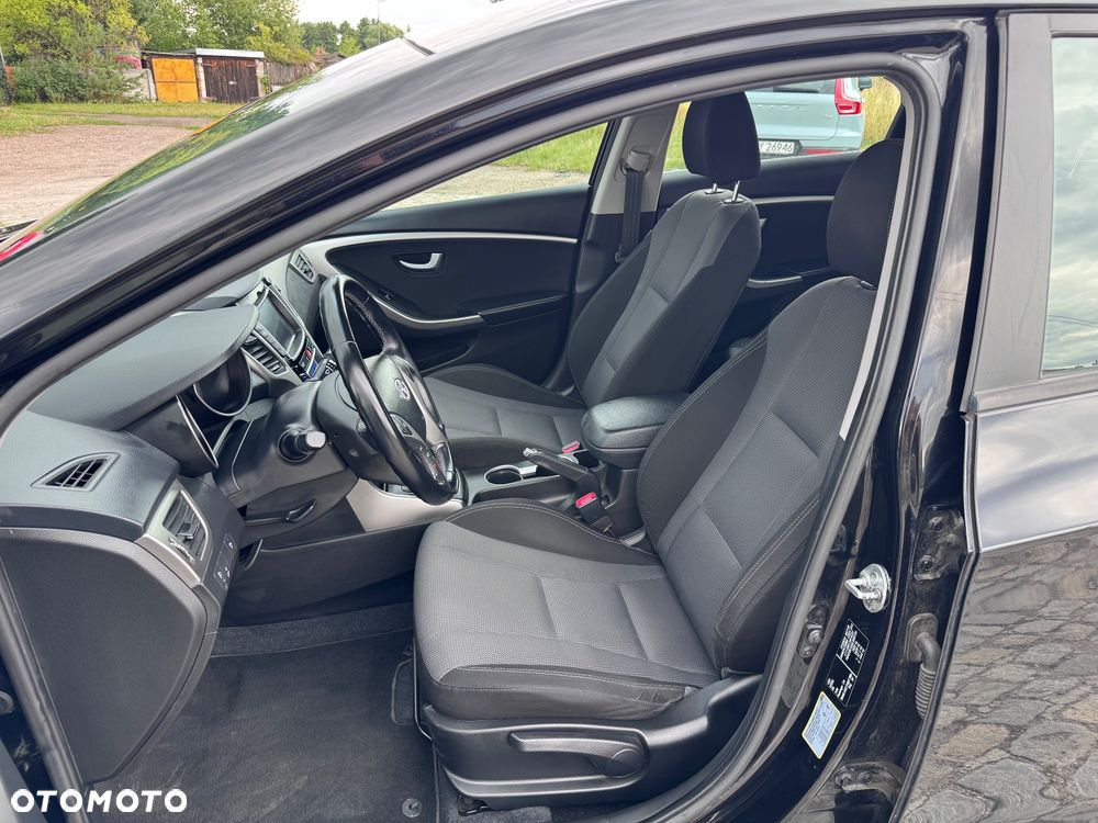 Hyundai i30 i30cw 1.6 CRDi Fifa World Cup Edition - 14