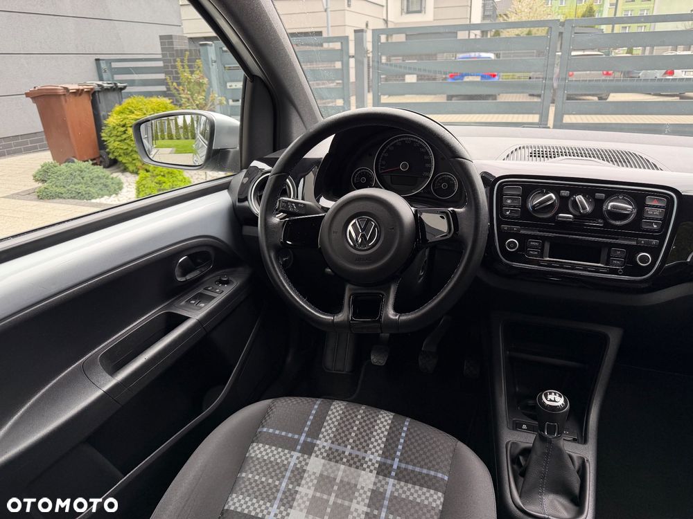 Volkswagen up! 1.0 high EU6 - 10