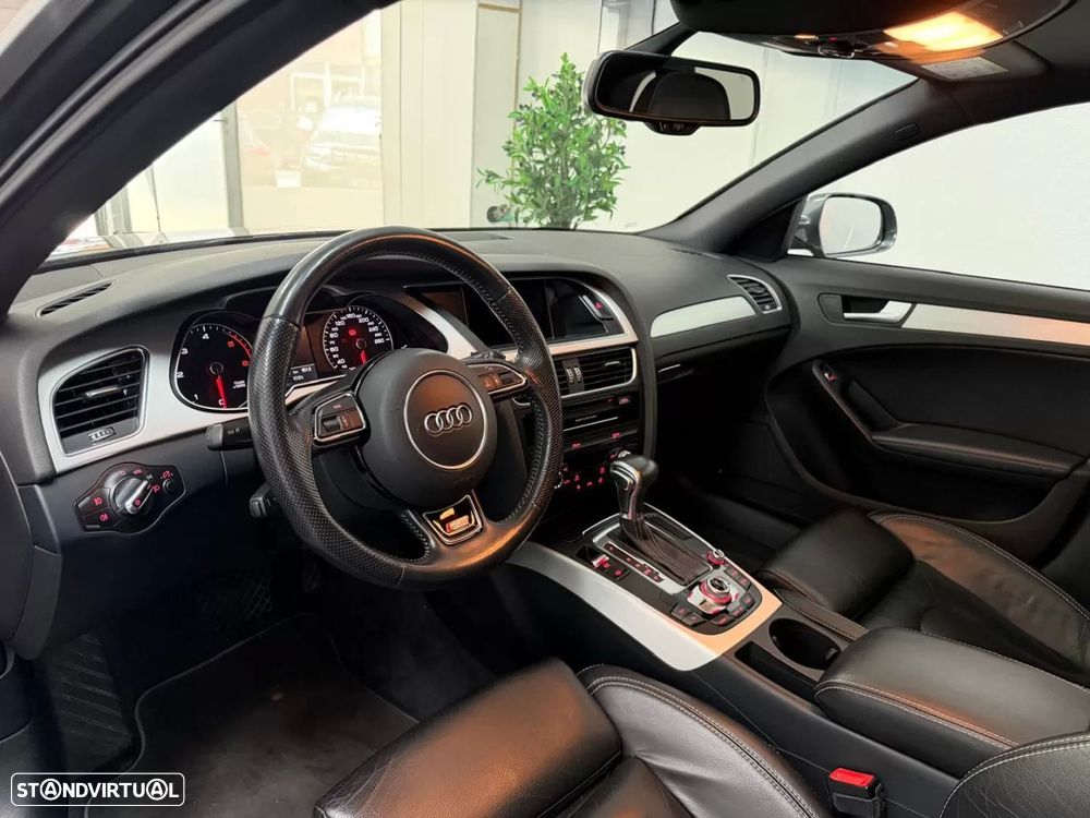 Audi A4 Avant 2.0 TDI Multitronic S-line - 4