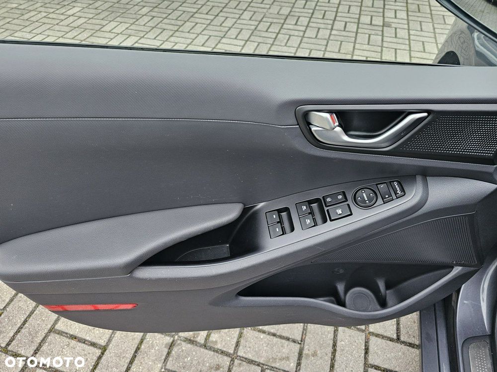 Hyundai IONIQ Hybrid Platinum - 30