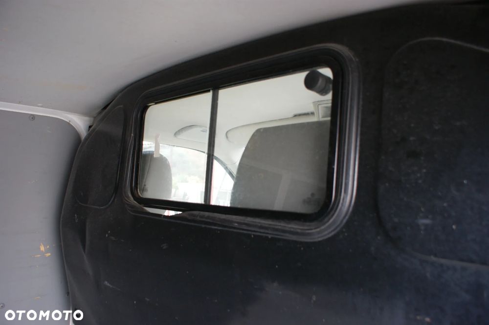 Volkswagen TRANSPORTER T5 - 17