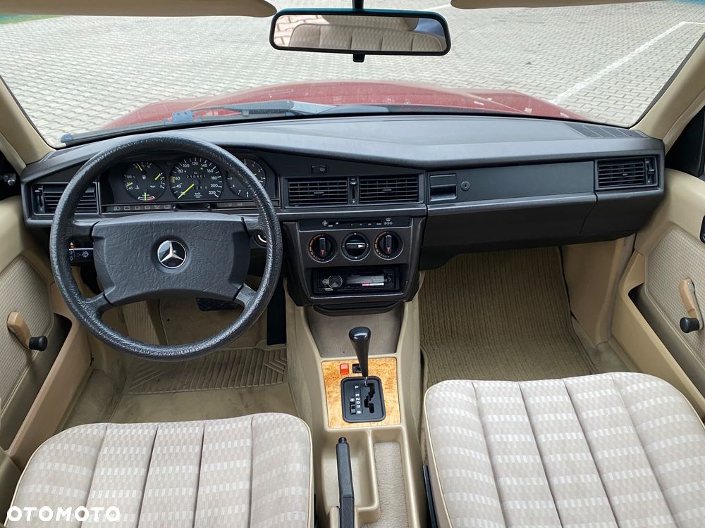 Mercedes-Benz W201 (190) - 7