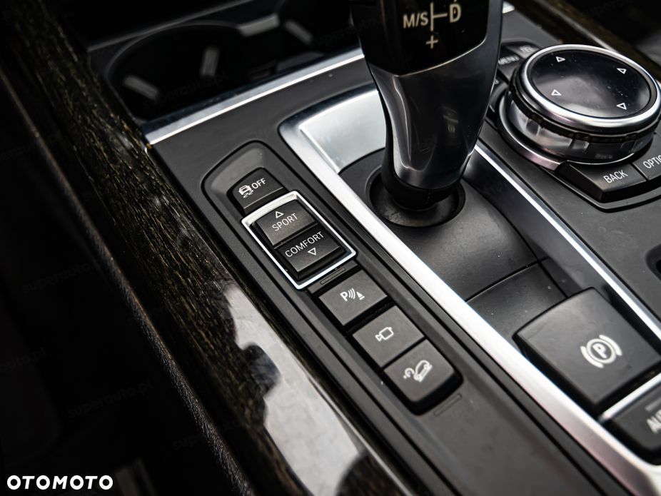 BMW X5 xDrive40d - 27