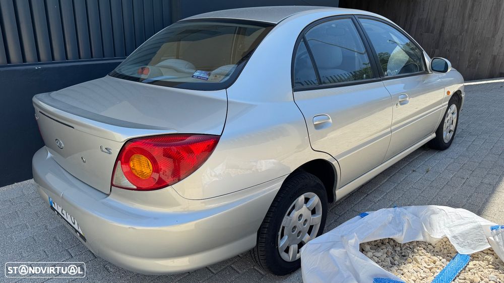 Kia Rio Sedan 1.3 LS - 4
