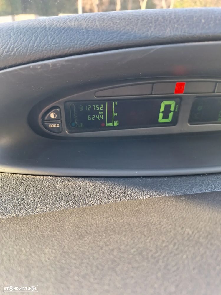 Citroën Xsara Picasso 1.6 HDi Confort - 17