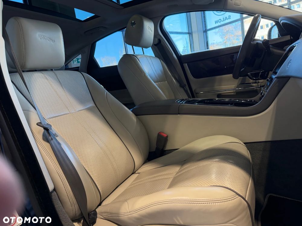 Jaguar XJ 3.0 V6 Kompressor AWD R-Sport - 22