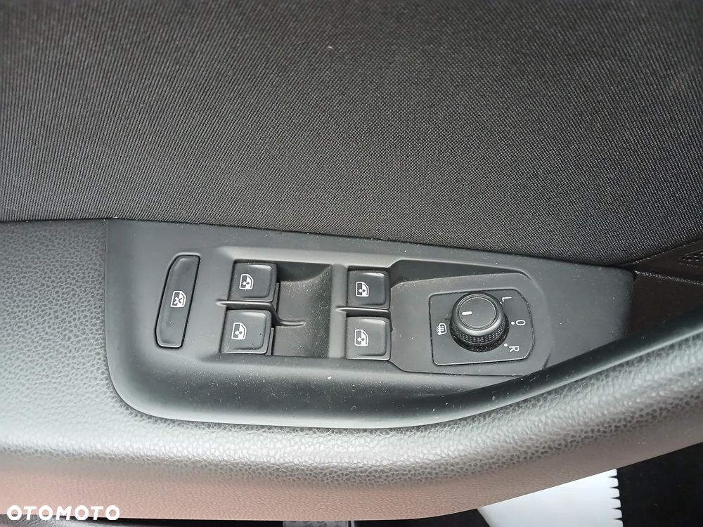 Volkswagen Passat 1.4 TSI BMT Trendline - 19