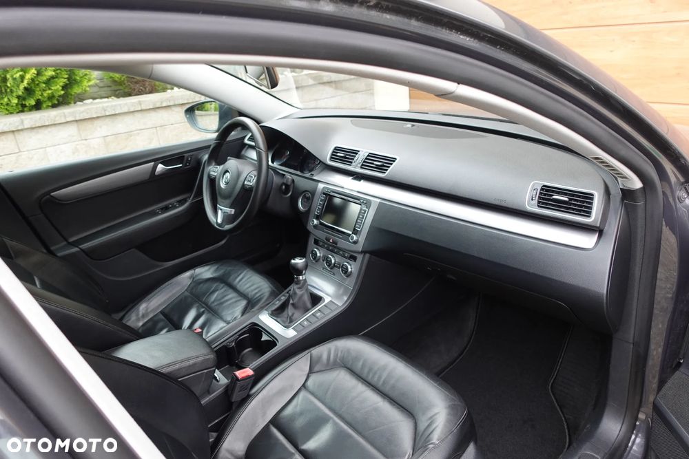 Volkswagen Passat - 6