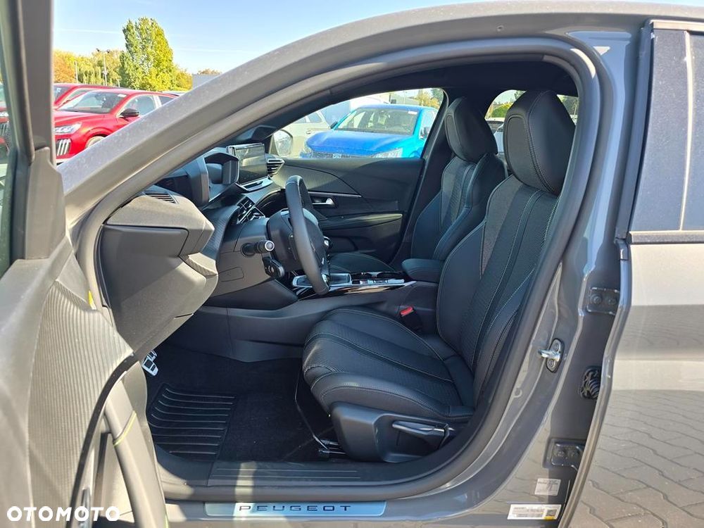 Peugeot 208 1.2 mHEV GT - 11